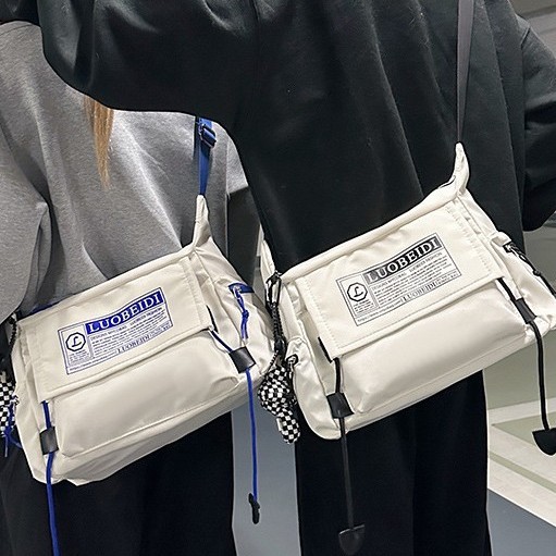 Crossbody bag for female college students, Japanese-style messenger bag on Instagram, trendy backpack, casual large-capacity fashionable women's single-shoulder backpack details Picture