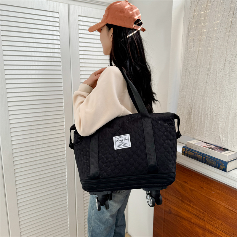 Universal wheel expansion travel bag, lightweight hand-held luggage bag, maternity bag, dry-wet separation, large-capacity fitness yoga bag Application Scenario