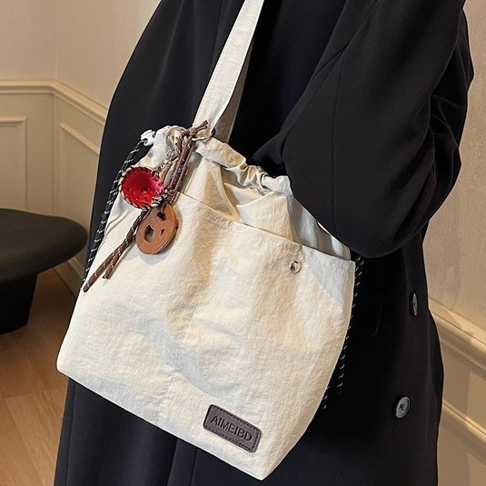 Versatile, large-capacity, fashionable and casual single-shoulder bag, 2024 new laid-back style bucket bag, tote bag for work and commuting Specification drawing