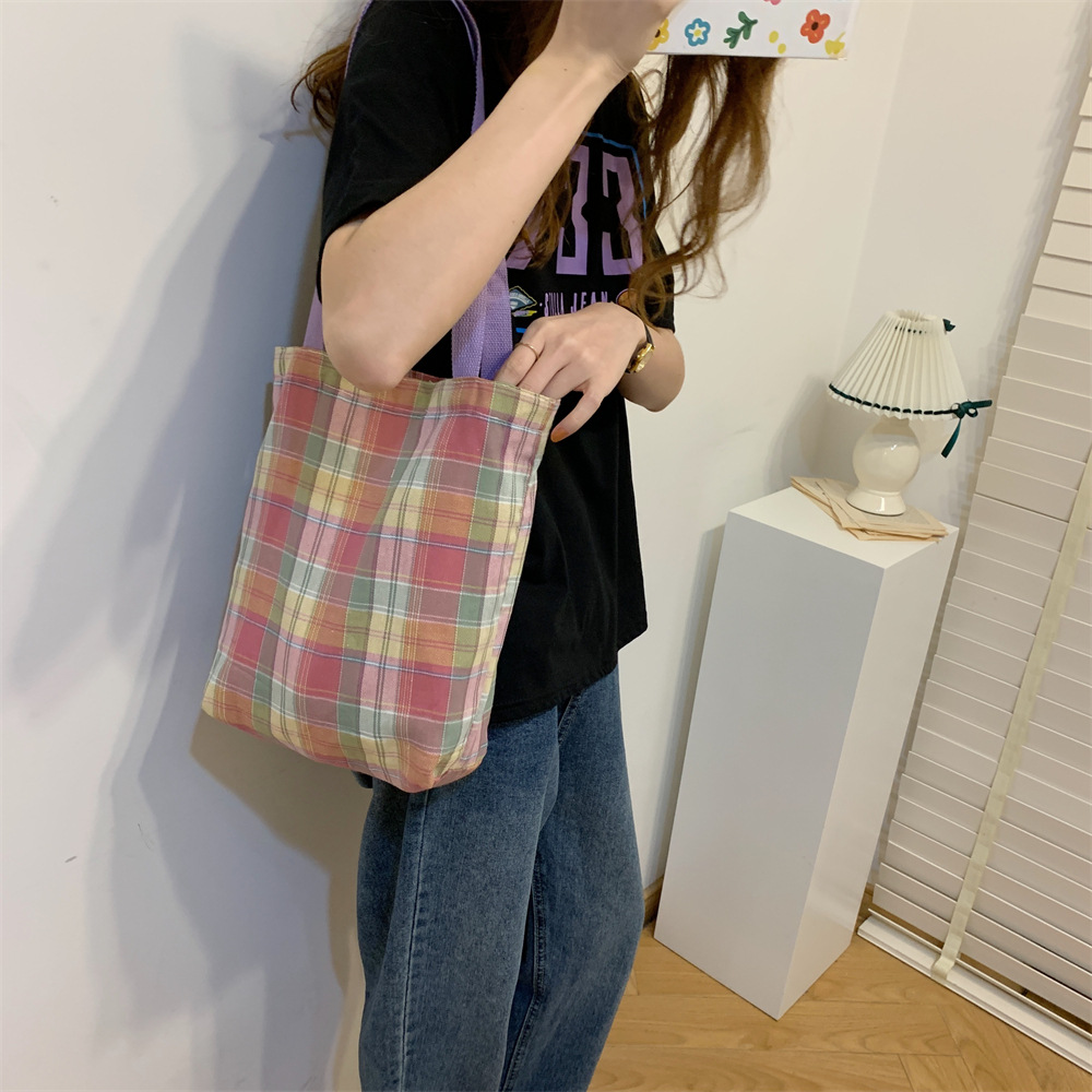 0661 Canvas Bag 2025 New Style Fresh checkered single-shoulder bag, handbag, student class bag, large capacity single-shoulder Application Scenario