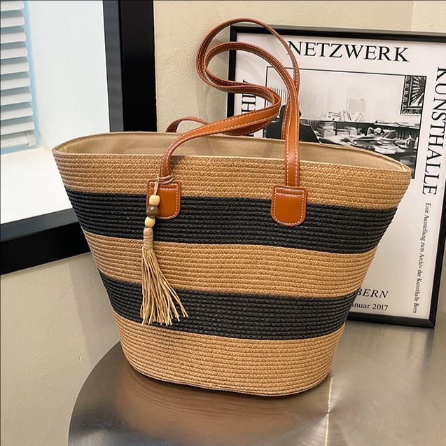 Summer trend large-capacity commuter tote bag, women's fashionable and versatile single-shoulder straw woven bag, beach vacation woven bag full figure