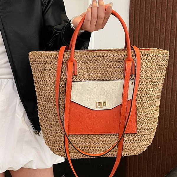 Cross-border large-capacity travel and vacation beach bag for women 2025 new style high-end woven single-shoulder underarm tote bag Application Scenario