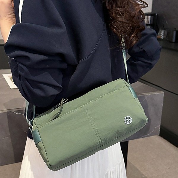 Water-resistant multi-layer fabric bag for women 2025 new style fashionable and versatile single-shoulder bag, simple, light and elegant crossbody bag Application Scenario