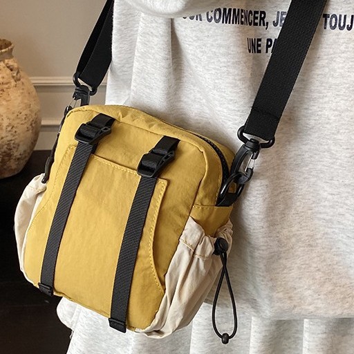 Korean spring new style Flash bag, ultra-light fabric bag, multi-functional casual small crossbody bag, shopping color-blocking crossbody bag Application Scenario