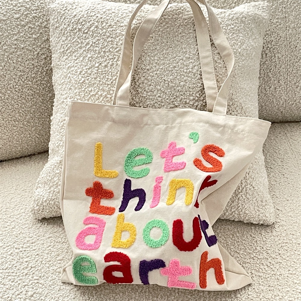 4651 Korean-style colorful lettered laid-back artistic canvas bag, versatile for commuting, large-capacity student shoulder bag details Picture
