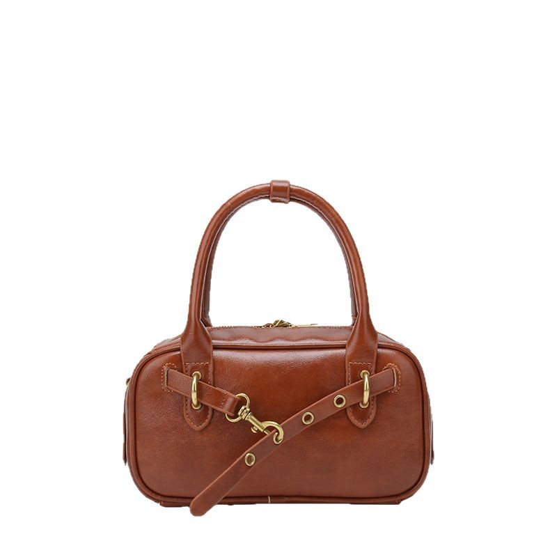 High-end texture casual hand-held shoulder bag for women, a new style of fashionable and retro crossbody bowling bag for autumn and winter 2024 Item Picture