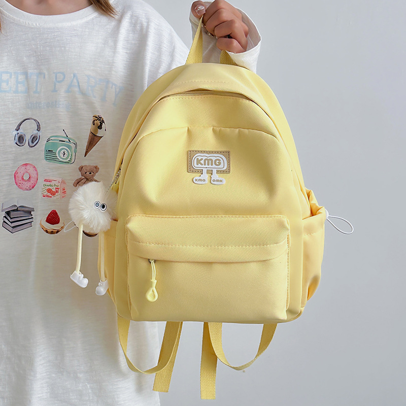 The lightweight backpack is versatile and simple for daily use. It is a light backpack for primary school students and a small account for junior high school students. It is suitable for travel, study Tours and other trips Specification drawing