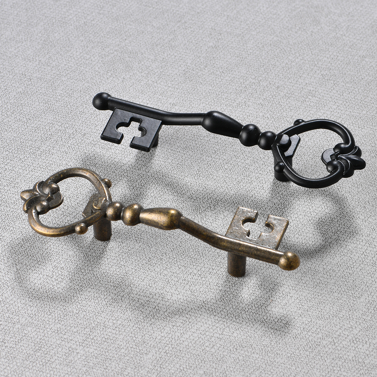 The hole spacing of the antique zinc alloy drawers, cabinets, door handles, jewelry boxes, key handles, gift boxes and jewelry boxes is 58mm full figure