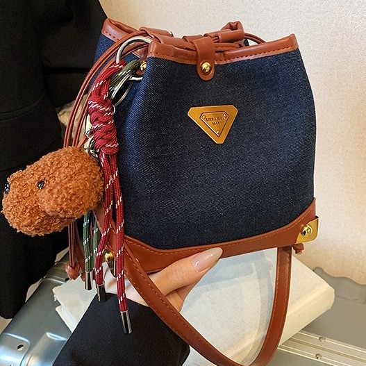 Fashionable and casual bucket bag for women, Korean style, trendy and high-end denim single-shoulder bag, 2025 new niche crossbody bag details Picture