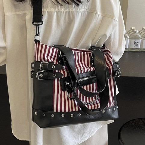 Tote Bag 2024 Summer New large-capacity handbag, women's fashionable crossbody bag, trendy and personalized single-shoulder bag details Picture