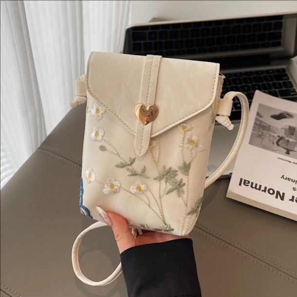 Cross-border women's bags 2025 New Style New Chinese-style mobile phone bag, embroidered single-shoulder bag, niche crossbody bag, lightweight coin purse full figure