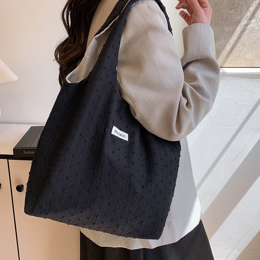Fashionable, fresh and sweet cloth bag, laid-back vest bag, versatile large-capacity single-shoulder bag, hand-held shopping bag Application Scenario