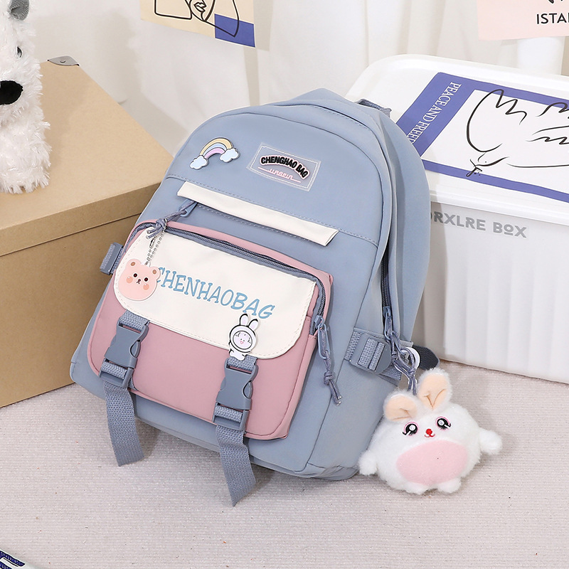 Wholesale of new primary school schoolbags, children's backpacks, campus outdoor and street backpacks. Cute, lightweight and lightweight small bags Application Scenario