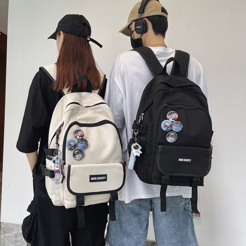 Trendy Japanese-style backpacks for junior high school, senior high school and university, men's and women's backpacks for casual sports, large-capacity schoolbags, and ins couple backpacks Application Scenario