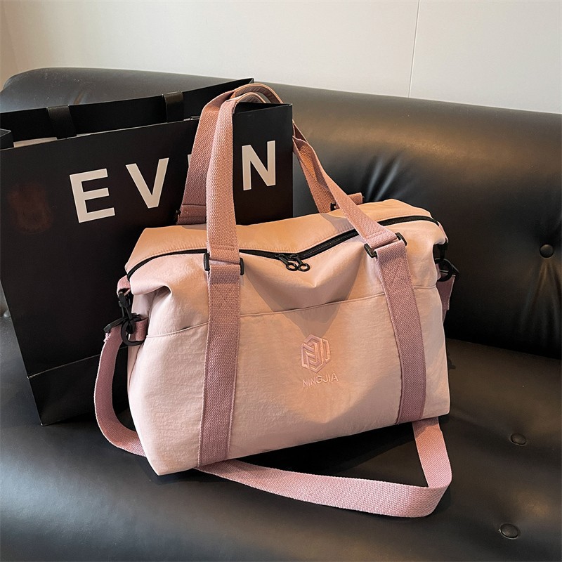 Fashionable, lightweight and large-capacity travel bag, suitable for both men and women, outdoor luggage bag, hand-held camping sports and fitness bag full figure