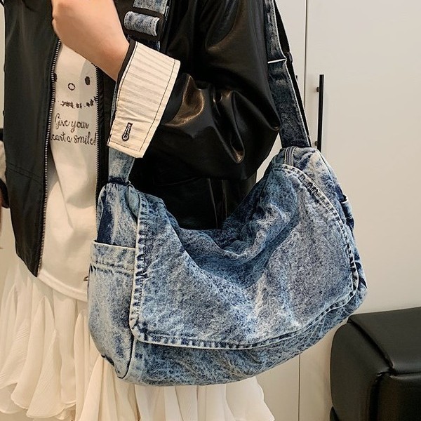 Japanese-style washed denim large-capacity crossbody bag for women, artistic class bag, canvas messenger bag, casual single-shoulder bag for men details Picture