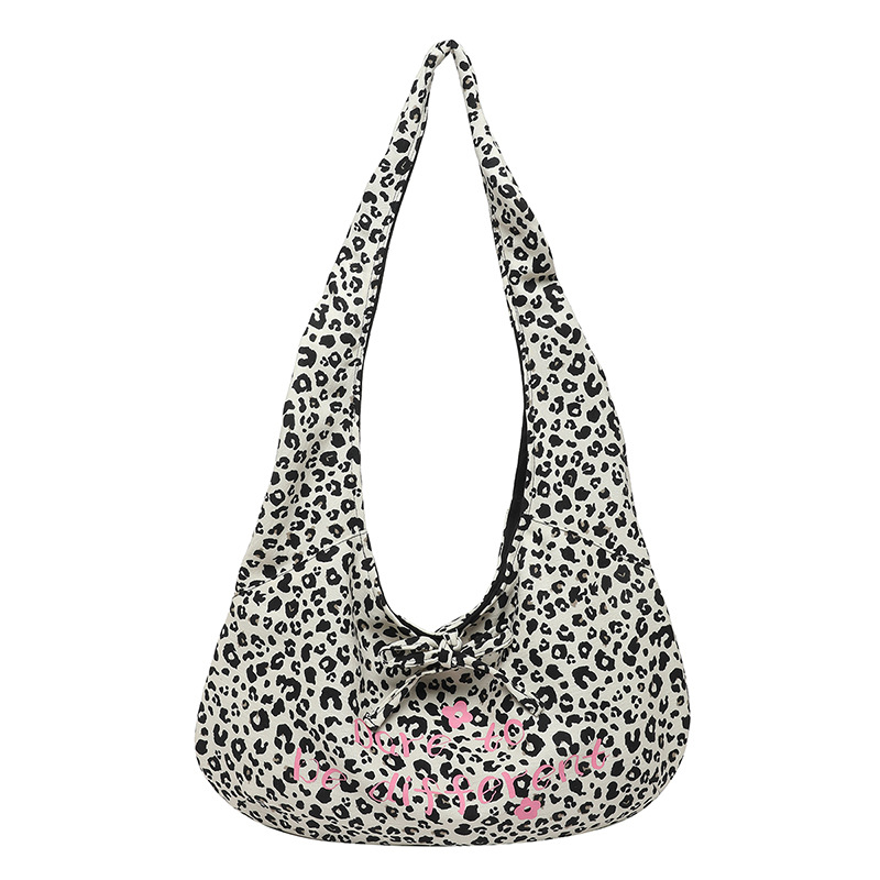 The new 2025 model of a niche designer's large-capacity casual commuting dumpling bag with pleated crossbody tote Item Picture