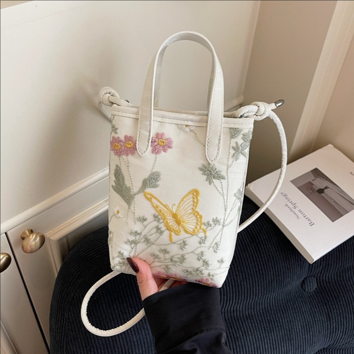 Versatile handbag, fashionable bucket bag, 2025 summer new style Chinese style crossbody bag, embroidered butterfly single-shoulder bag full figure