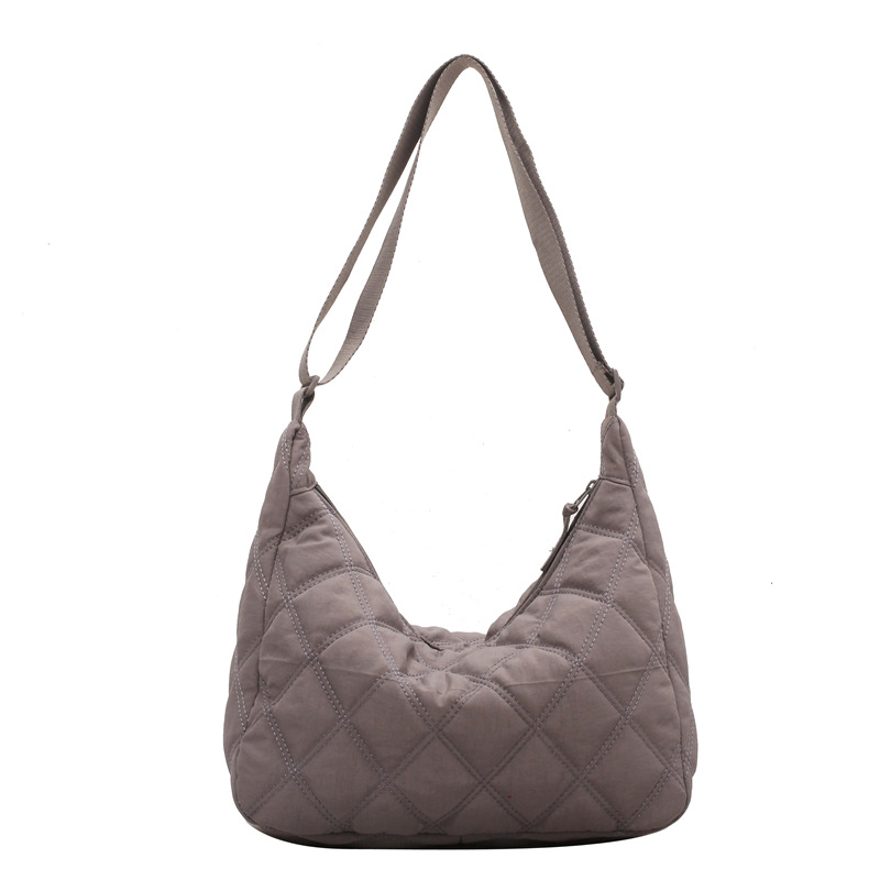 Crossbody bag for women 2021 Korean version Instagram Autumn/Winter diamond-shaped single-shoulder bag with large capacity casual cotton-padded jacket bag for women dumpling bag Item Picture