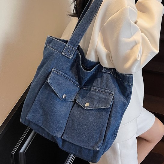 Denim canvas bag, Japanese-style large-capacity, relaxed commuting tote bag, college student class bag, schoolbag, single-shoulder bag full figure