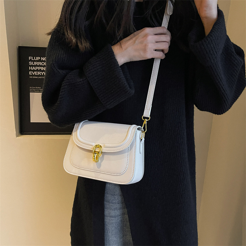 This 2023 new stylish and versatile crossbody bag exudes a sense of sophistication and is a trendy and casual single-shoulder bag Application Scenario