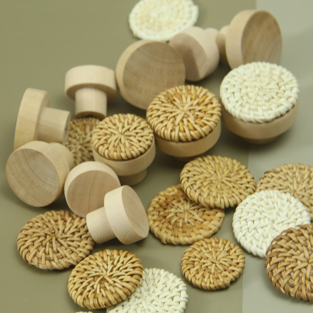 Rattan and rattan leaf woven round cake wooden handle hand-in-hand cabinet door rattan woven wooden handle single-hole natural wood color handle Specification drawing