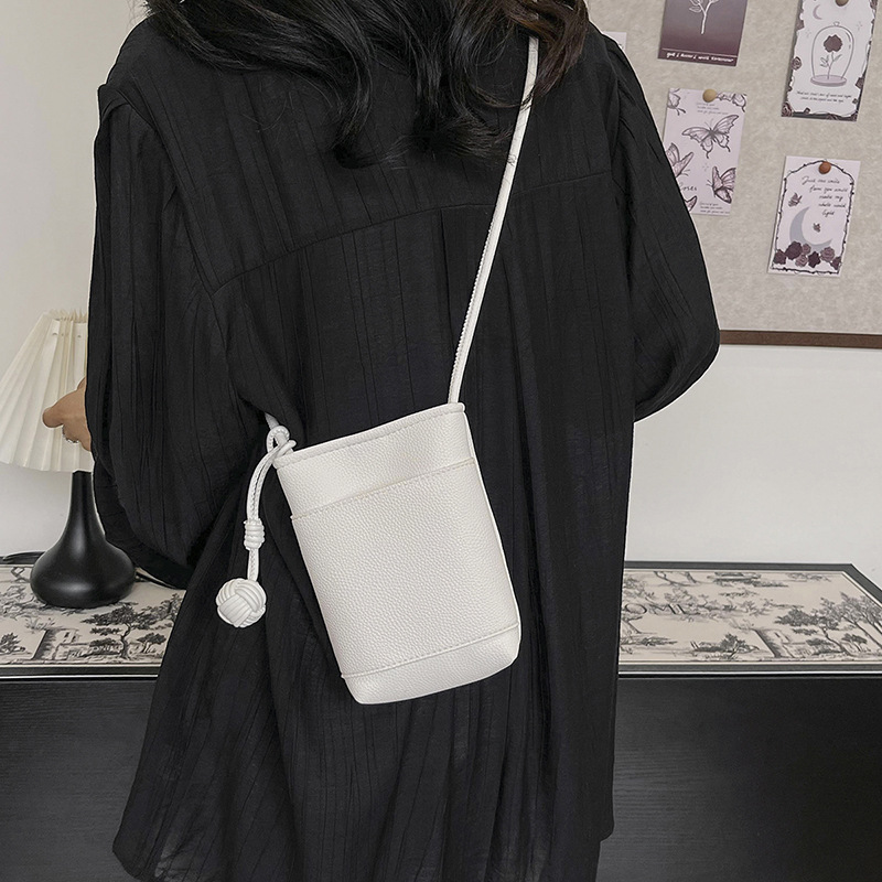 Summer 2024 new pu leather lychee pattern mobile phone bag, mini crossbody bag, solid color simple single-shoulder bag, small bag details Picture