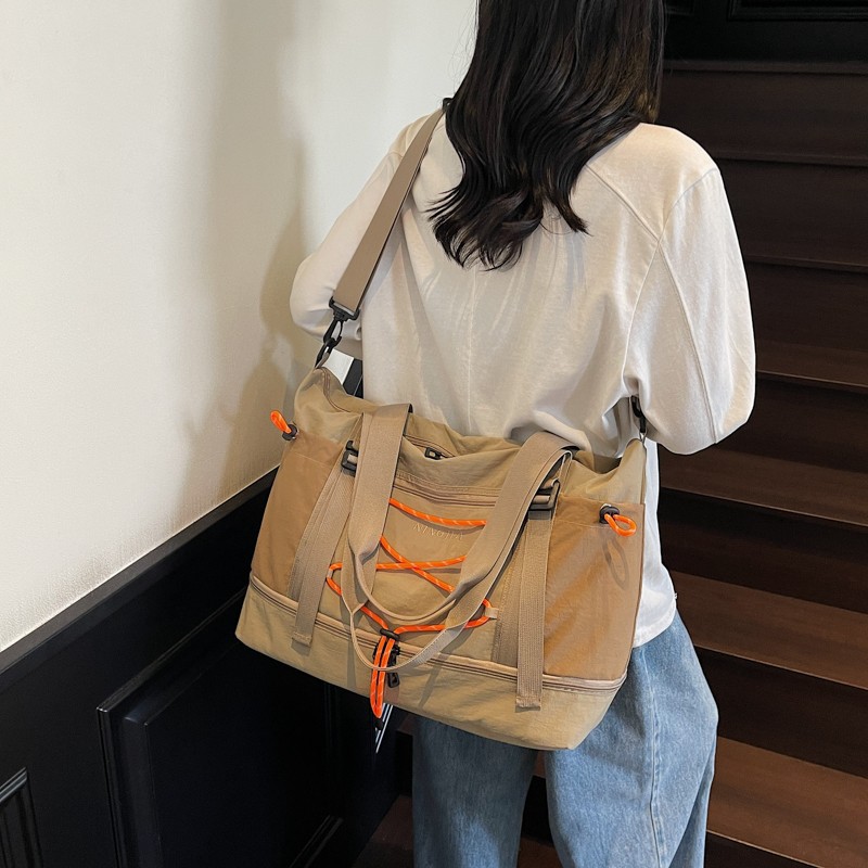 New cross-border large-capacity hand-held travel bag, outdoor lightweight casual sports and fitness bag, fashionable Korean-style swimming bag details Picture