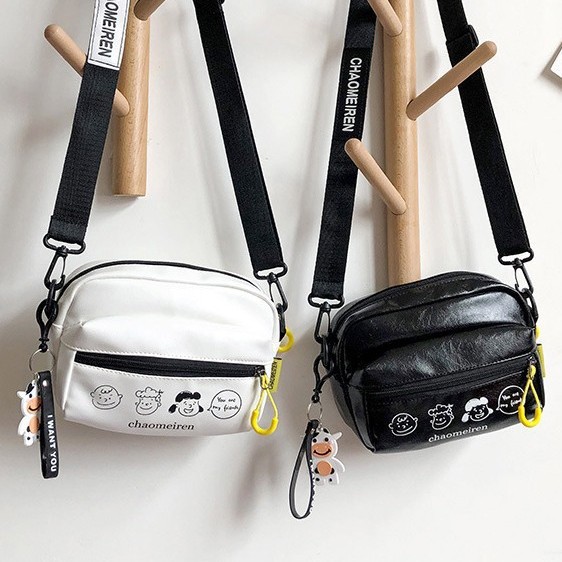 Forest-style cute and artistic mobile phone bags, casual Korean cartoon girl student cross-border wholesale single-shoulder bags and crossbody bags full figure