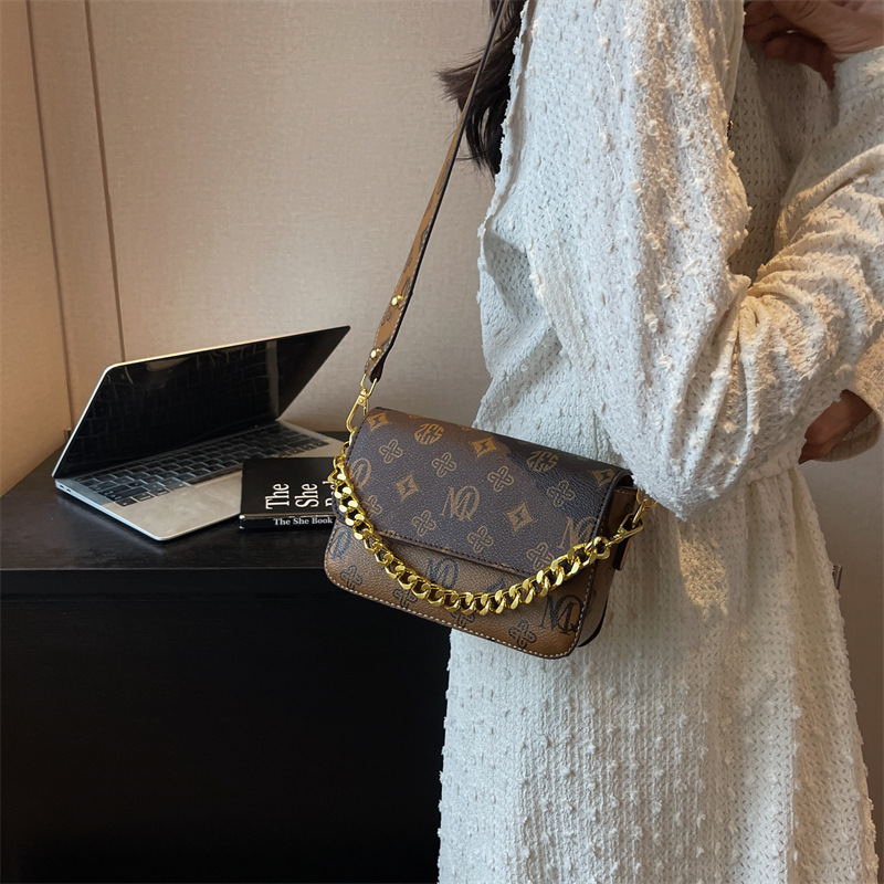 Factory wholesale vintage monogram chain handbags for women, new high-end and fashionable single-shoulder crossbody small square bag customization Specification drawing