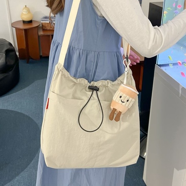 Casual large bag for women, 2024 new style, fashionable and beautiful single-shoulder bag, student large capacity tote bag, personalized crossbody bag full figure