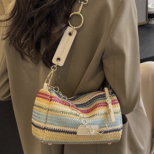 "2025 Trendy woven straw women's bag, fashionable summer beach vacation bag, stylish crossbody bag, versatile summer outfits. full figure