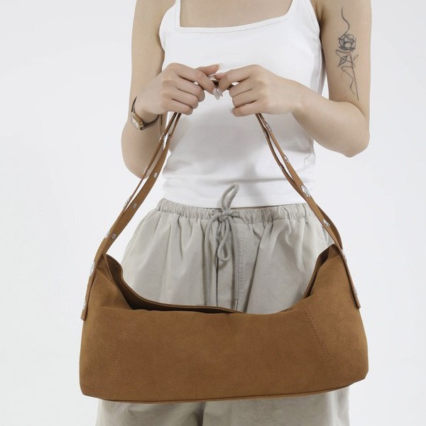 2025 New Korean-style casual large-capacity underarm bag, women's backpack, simple solid color single-shoulder pillow bag details Picture