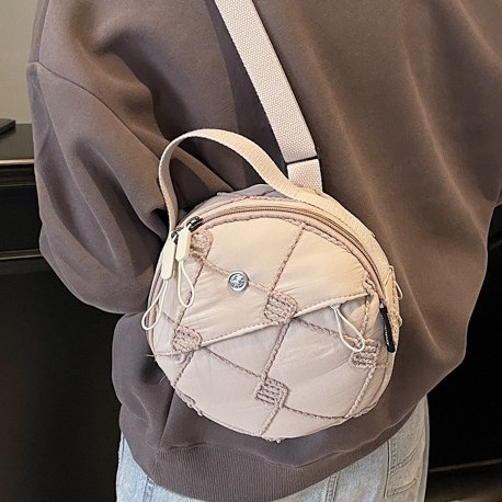 Autumn and winter bestsellers: Women's crossbody bag 2024 New trendy small round bag, versatile and simple crossbody bag full figure