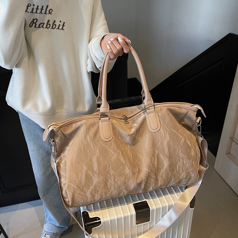 Solid-color simple short-distance travel bag, unisex carry-on bag, single-shoulder crossbody carry-on bag for pregnant women waiting for delivery Application Scenario