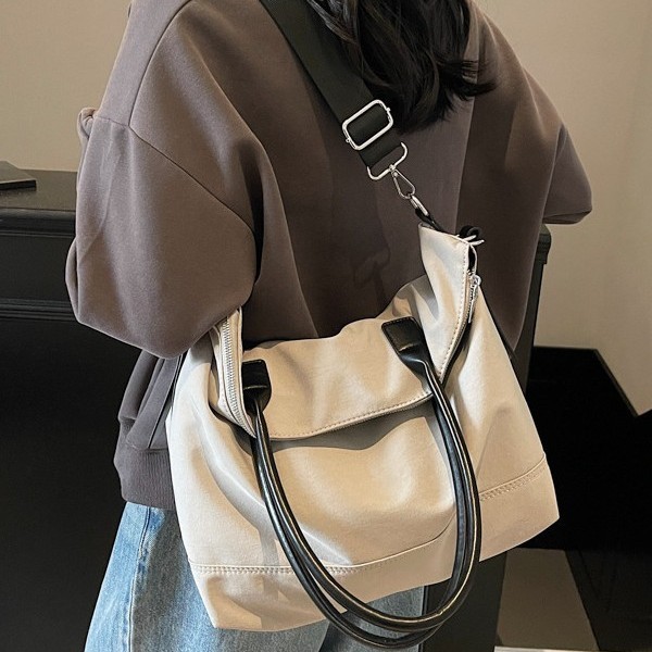 New large-capacity single-shoulder tote bag, lightweight nylon fabric crossbody handbag, solid-color style casual and laid-back women's bag Specification drawing
