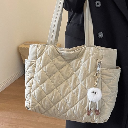 2025 New large-capacity bags, women's diamond-shaped canvas bags, niche and versatile commuter tote bags, single-shoulder bags, cross-border full figure
