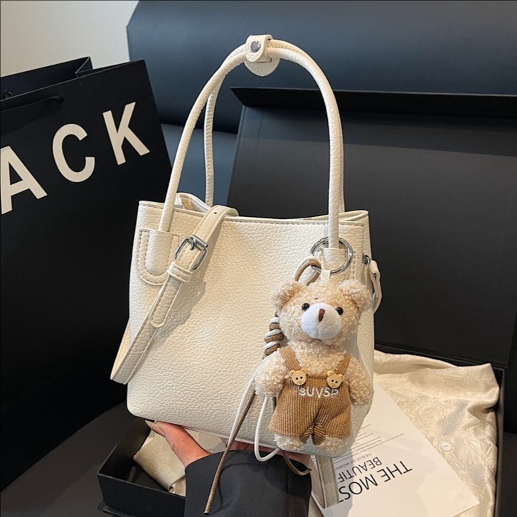 Korean trendy and fashionable hand-held bucket bag for women, new Spring/Summer 2025, simple, casual and high-end single-shoulder crossbody bag full figure
