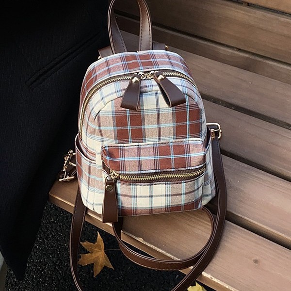 The new checkered mini backpack for autumn and winter is fashionable and versatile for girls. It's a casual small backpack with a school style and a trendy mobile phone bag Specification drawing