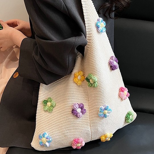 Spring 2025 new style of cute, fashionable and simple Korean-style knitted bag, single-shoulder bag and colorful flower tote bag full figure