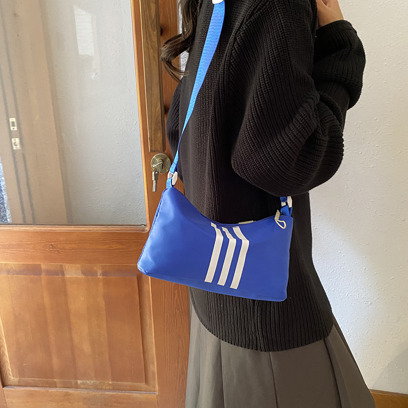 Autumn sporty style women's large-capacity 2024 new trendy single-shoulder crossbody bag, casual and fashionable nylon small square bag Specification drawing