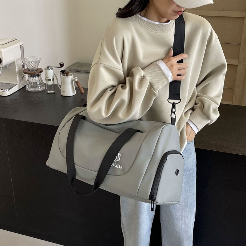 Wholesale of large-capacity short-distance travel bags with dry and wet separation, lightweight hand-held luggage bags, and sports and fitness clothing storage bags Application Scenario