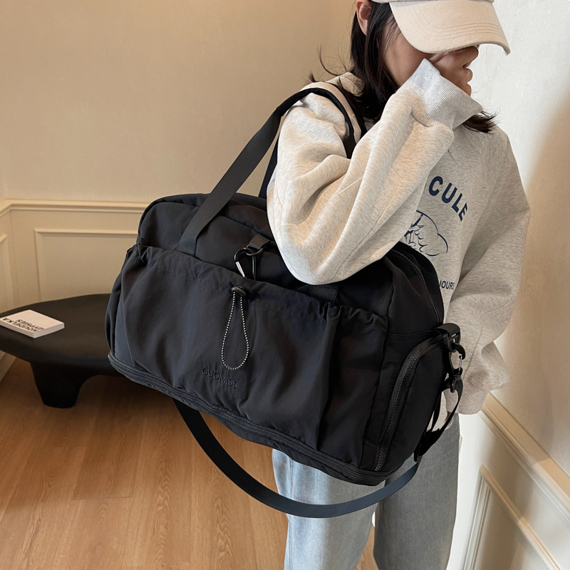 Large-capacity short-distance travel bag, 2024 new dry-wet separation sports and fitness bag, travel and maternity storage luggage bag full figure