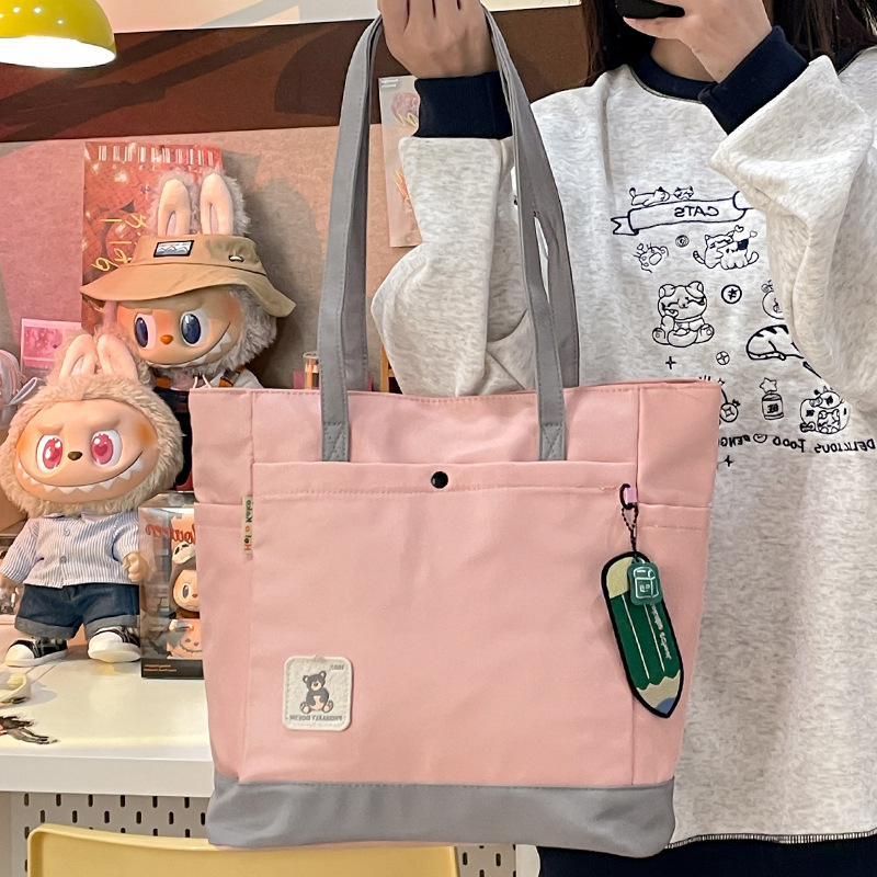 Tote bag, single-shoulder Korean version for female students, large-capacity single-shoulder bag for office workers, university class bag, simple autumn and winter commuting bag details Picture