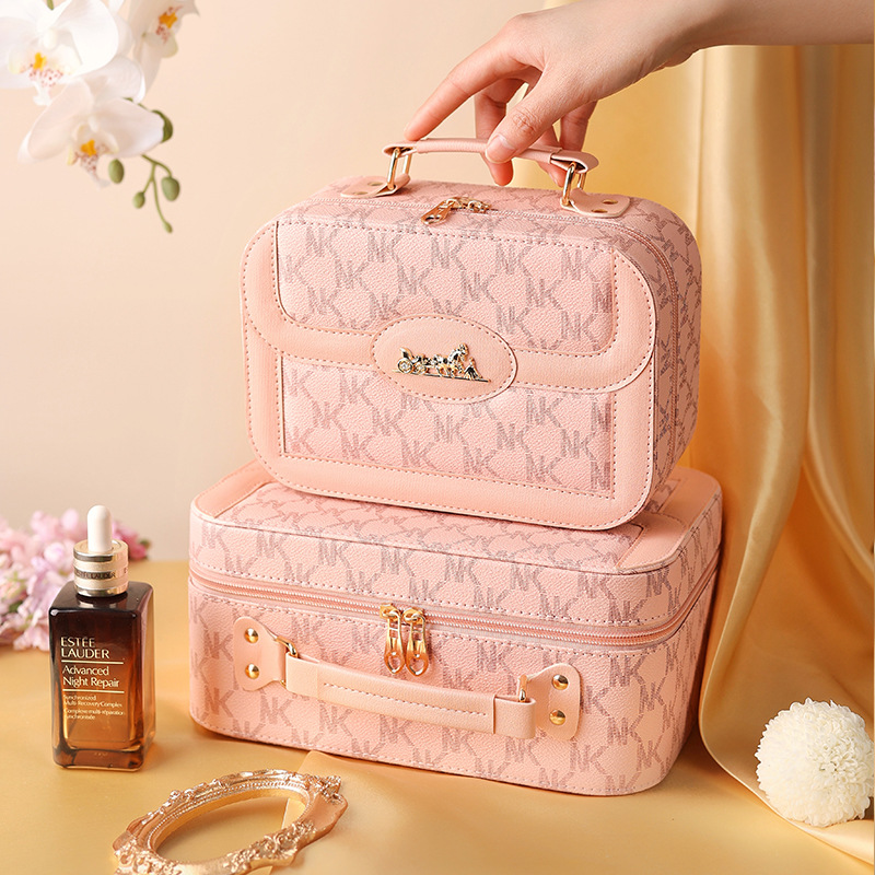Wholesale of new high-quality and elegant makeup boxes, large-capacity souvenir makeup bags, and multi-functional waterproof portable beauty cases Application Scenario