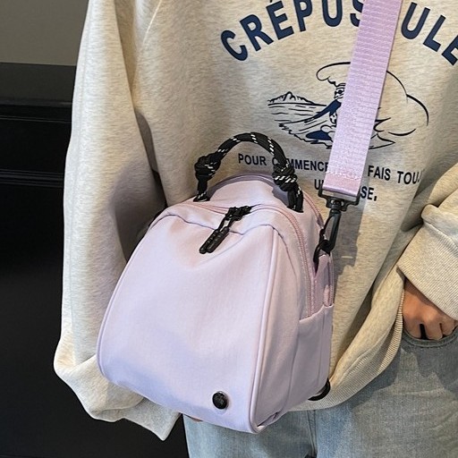 Japanese-style waterproof nylon small shoulder bag, versatile, portable and simple phone bag, fashionable for travel, single-shoulder crossbody bucket small bag details Picture