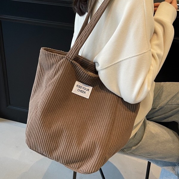 A new cross-border Korean-style corduroy crossbody bag, a versatile large-capacity single-shoulder bag for women, and a corduroy fabric bag for autumn and winter full figure