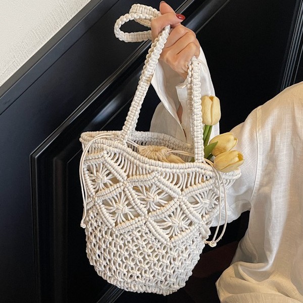 "Foreign trade Lazy style woven bag for Women 2025 New Trendy summer single-shoulder straw woven bag, beach vacation bucket bag. full figure
