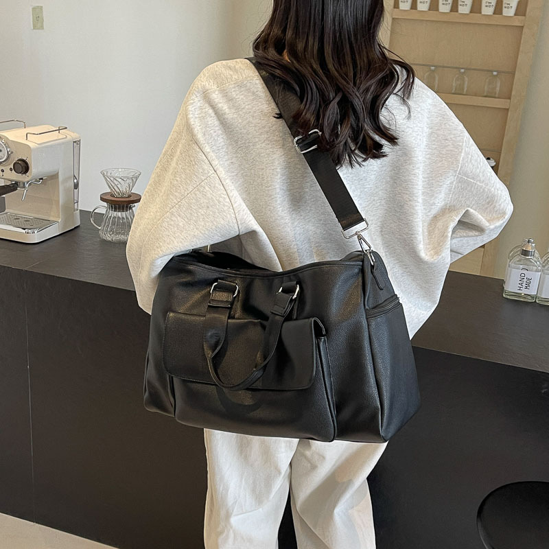 Large-capacity pu texture crossbody fitness bag, women's accommodation luggage storage bag, boarding, business trip and travel bag Specification drawing
