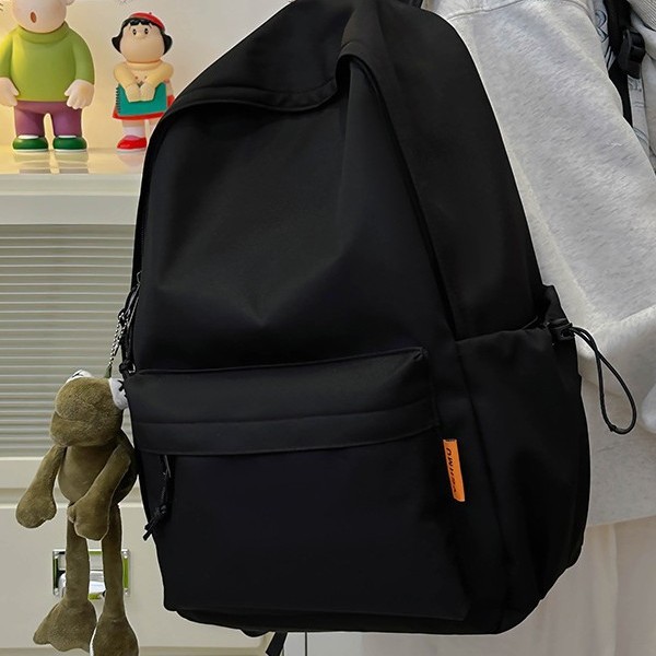 Travel bags, student schoolbags, sporty and casual trendy women's bags, quality men's bags, large-capacity backpacks, student schoolbags Application Scenario